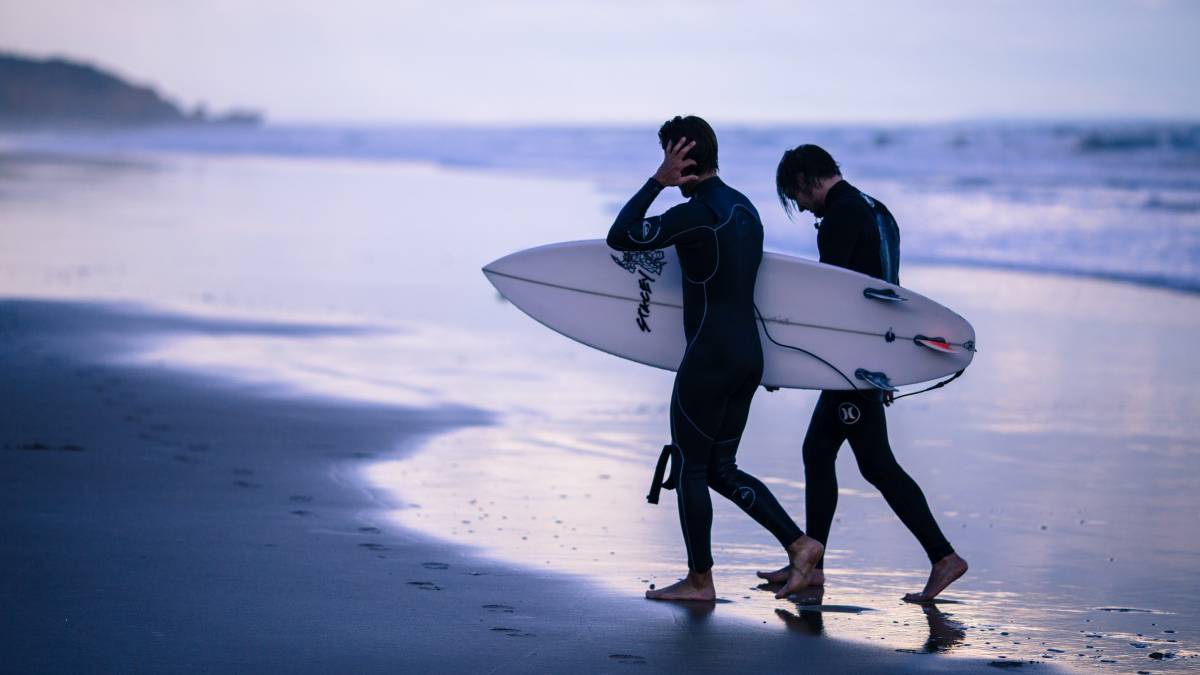 Requisitos de vestimenta para competidores de surf en El Salvador-1
