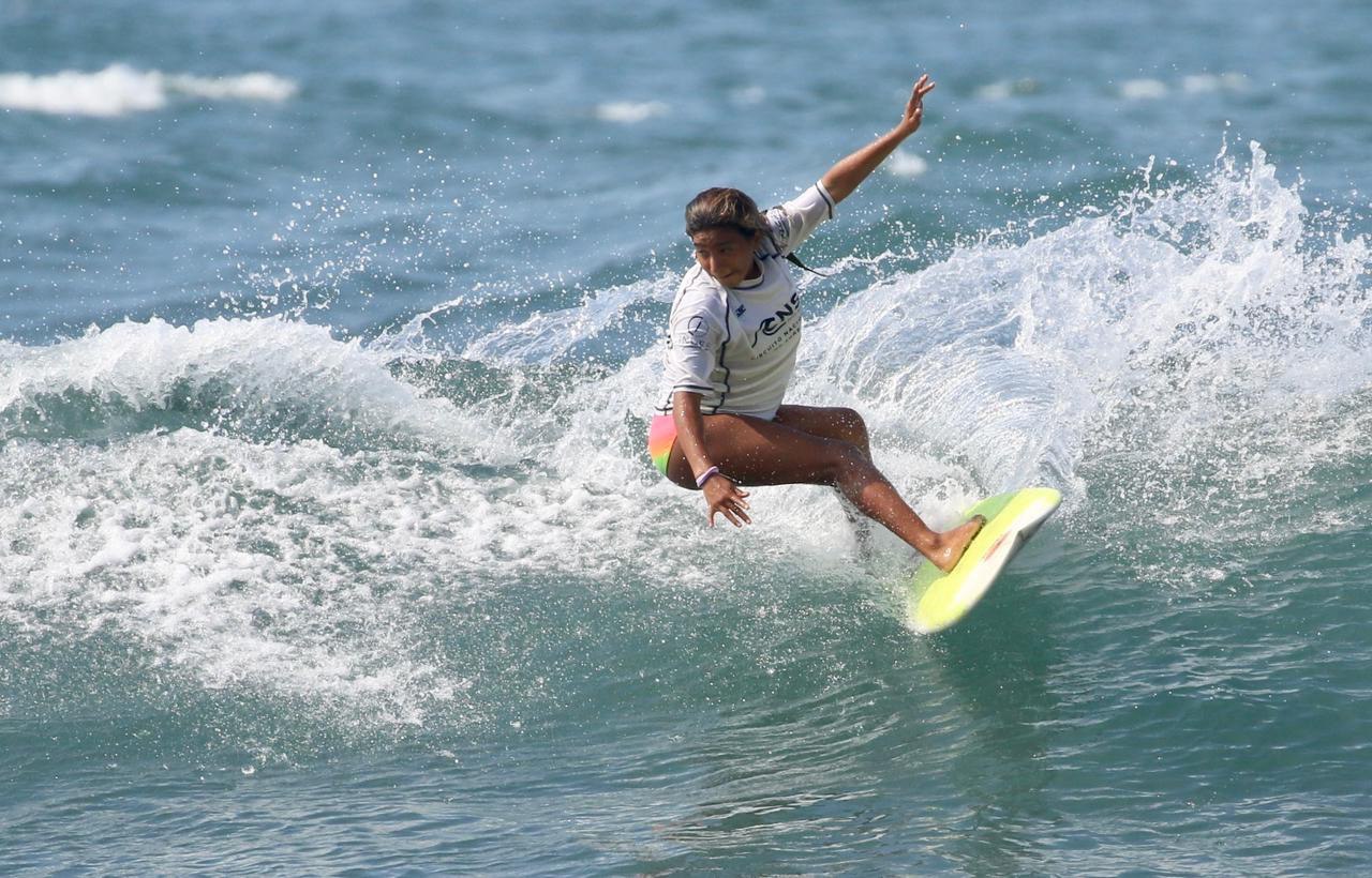 Los beneficios de practicar surf: transformación para cuerpo y mente-1