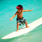 Alquiler de equipo de surf para niños en El Salvador: ¡diversión garantizada!