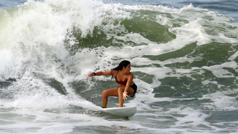 Influencia de la cultura salvadoreña en el surf: fusión de tradiciones y deporte acuático-1