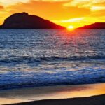 La mejor playa en El Salvador para ver la puesta de sol y hacer surf