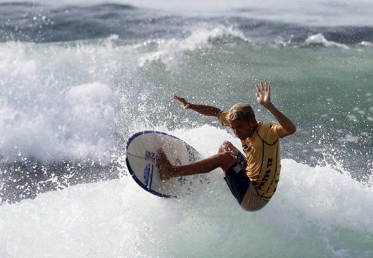 Surfea en las mejores playas de El Salvador: ¡descubre sus olas!-1