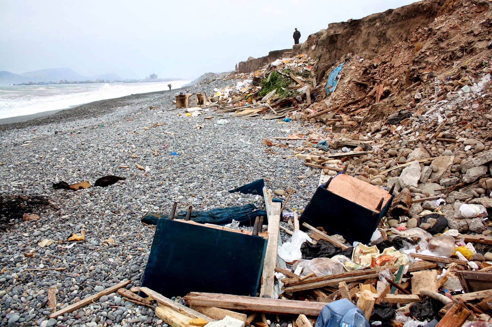 Desafíos ambientales del surf en El Salvador: impactos y soluciones-1