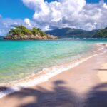 Spot ideal para principiantes: olas perfectas en El Salvador