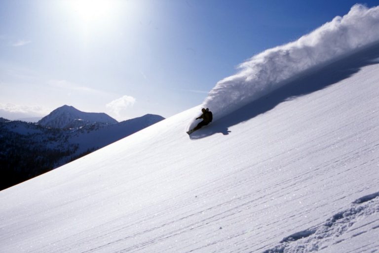 Las claves para realizar un giro perfecto en el surf-1