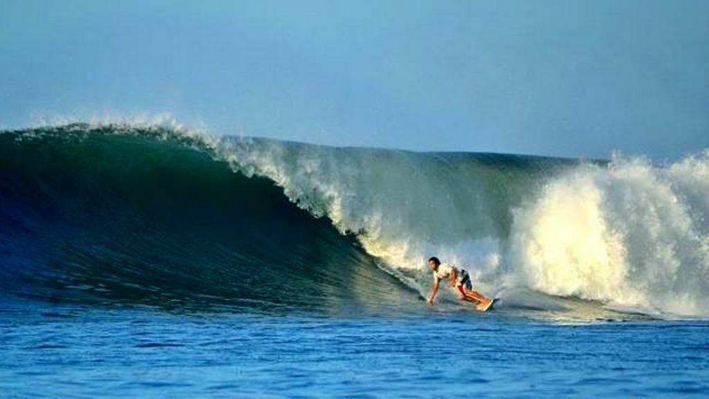 Playas para hacer surf y disfrutar olas perfectas en El Salvador-1