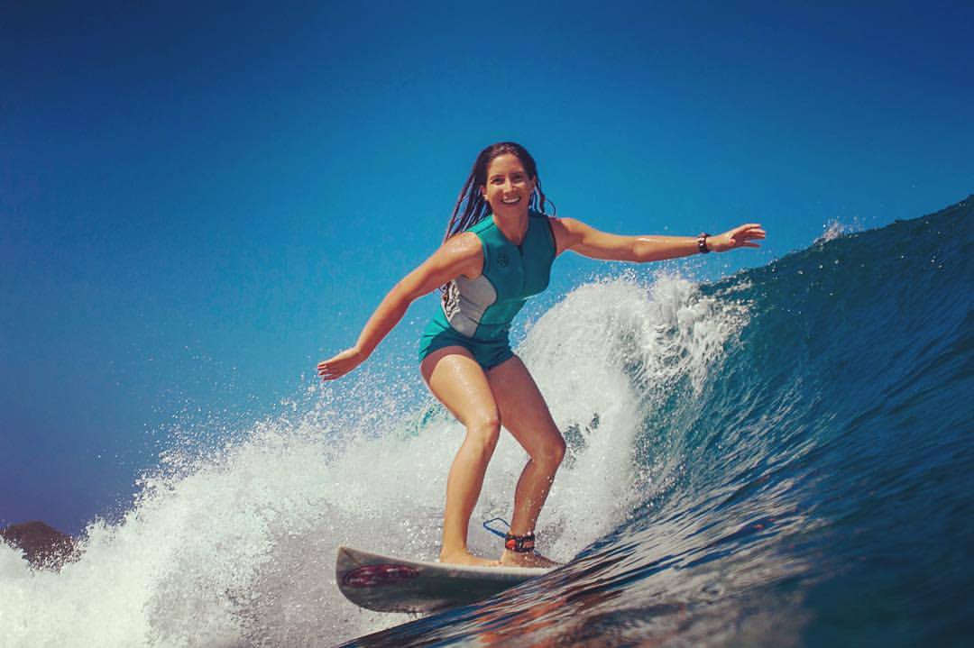 Mujeres en el surf en El Salvador: empoderamiento y crecimiento-1